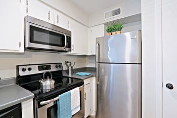 kitchen appliances 1 x 1 at Arcadia Lofts in Phoenix AZ Nov 2020